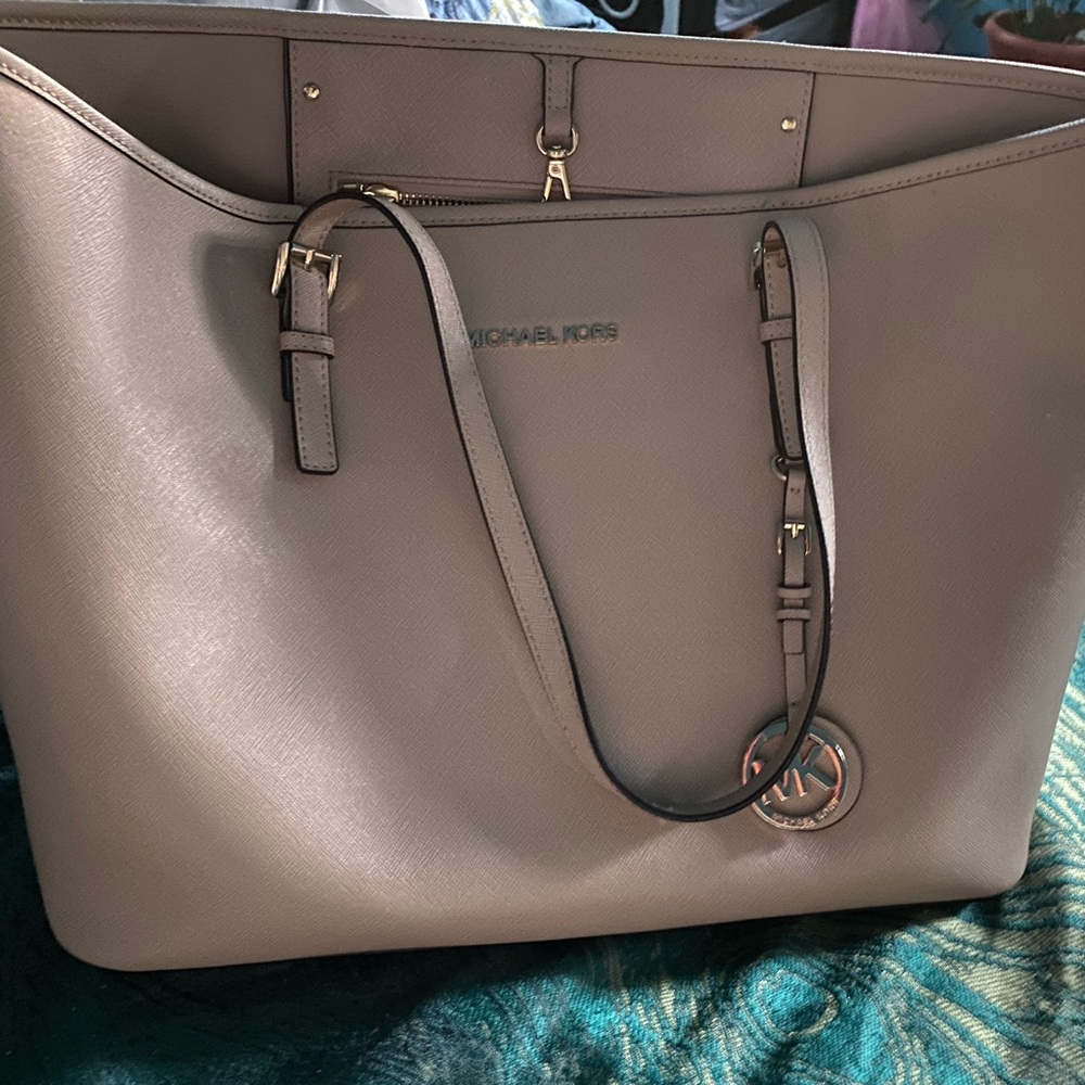 Michael Kors Jet Set Travel Pearl Grey Pink Leather Macbook Tote Bag